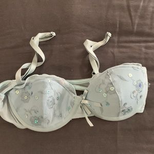 Vintage Victoria’s Secret light teal underwire bra 34B